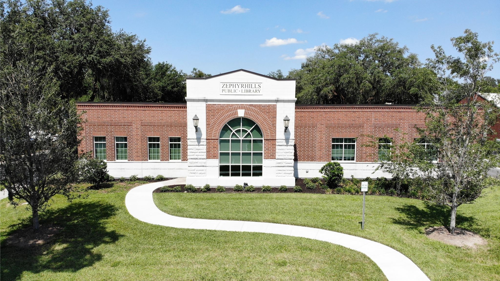 Photo of Zephyrhills Public Library backside
